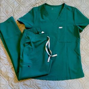 Figs Green Scrub Set